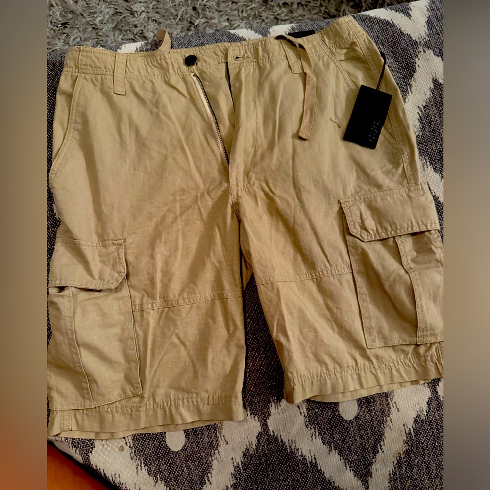 Men’s Cargo Shorts NWT